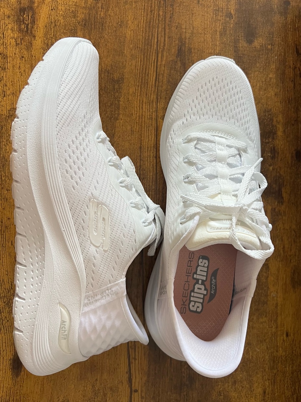 Skechers White Slip-On Arch Fit Lace Sneakers Size 7.5